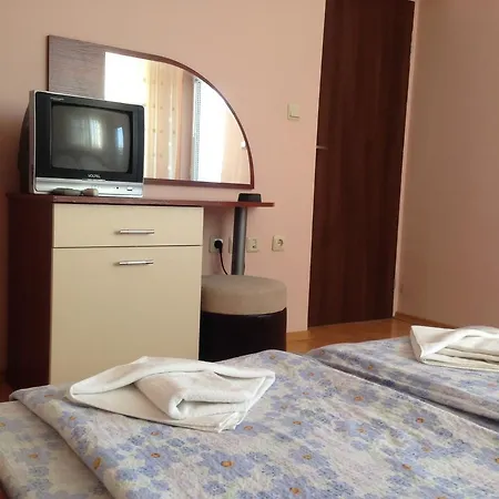 Kostadinovi Πανσιόν
